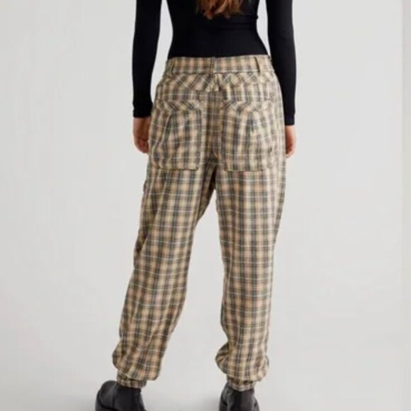 Free People Back Street Pants Plaid Tapered Joggers Tan Brown Small Sold Out - Picture 6 of 16